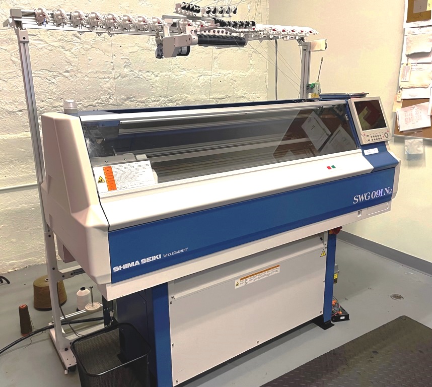 SHIMA SEIKI Mini Knitter, Model SWG091N2, 15 ga, 2015 yr, 90 CM.